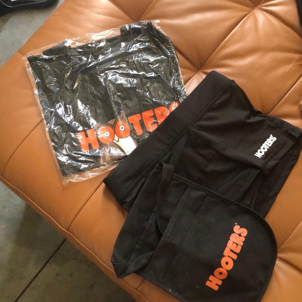 Hooters outfit